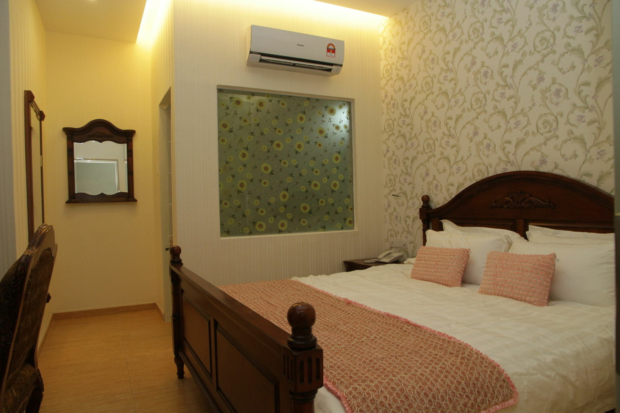 איפוה De Residence Boutique Hotel מראה חיצוני תמונה